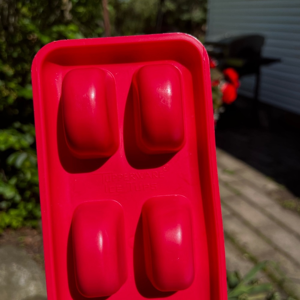 Tupperware Mickey Mouse Popsicle Mold Set Retired Excellent Condition - Picture 6 of 6